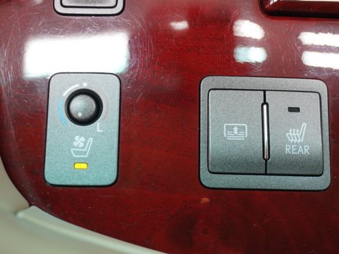 Used 2012 Lexus LS 460 w/ Luxury Value Edition RWD image 26