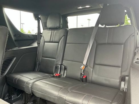 Used 2022 Chevrolet Tahoe RST w/ Luxury Package AWD/4WD image 39