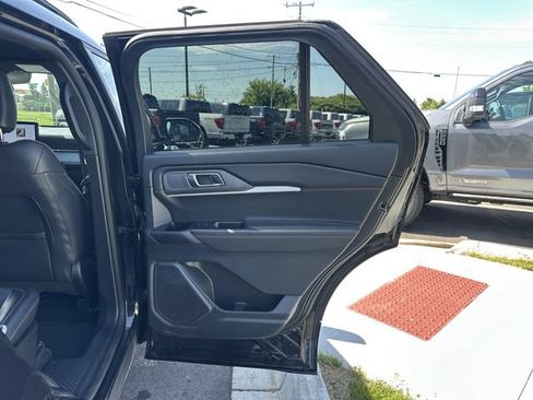 Certified 2025 Ford Explorer ST-Line AWD/4WD image 16