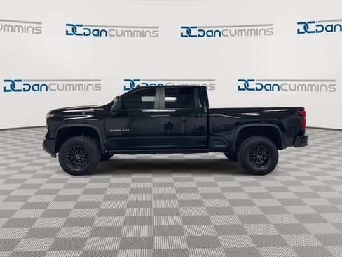 Used 2025 Chevrolet Silverado 2500 ZR2 w/ Technology Package AWD/4WD image 5