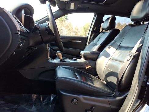 Used 2017 Jeep Grand Cherokee Limited image 8