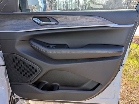 New 2026 Jeep Grand Cherokee Laredo image 24