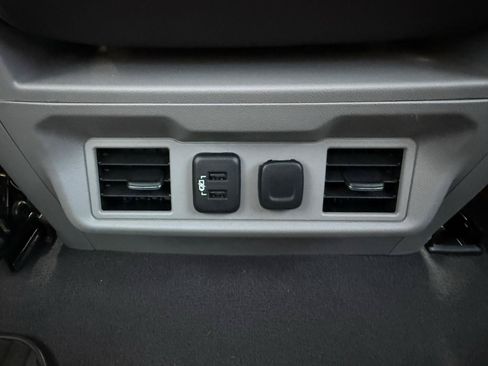 Used 2022 Chevrolet Silverado 1500 RST w/ Z71 Off-Road Package AWD/4WD image 28