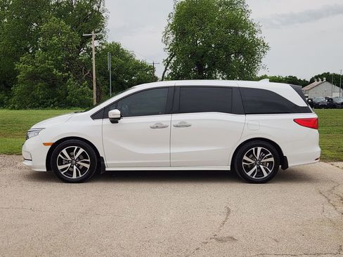 Used 2023 Honda Odyssey Touring image 4