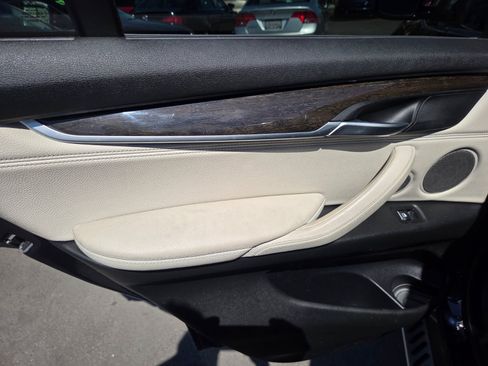 Used 2015 BMW X5 xDrive35i AWD/4WD image 9