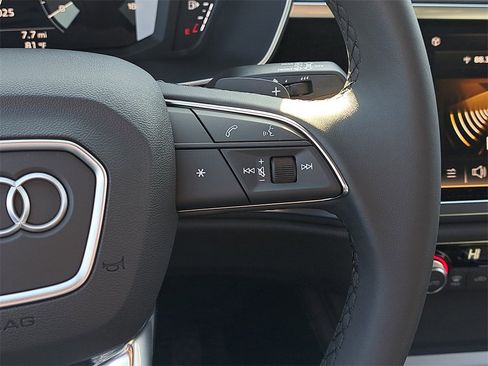 New 2025 Audi Q3 2.0T Premium image 10