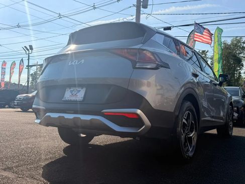 Used 2023 Kia Sportage LX FWD image 9