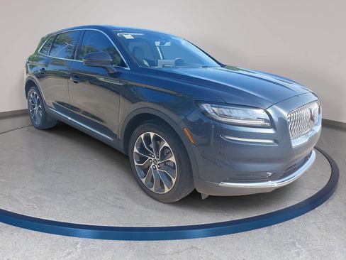 Used 2022 Lincoln Nautilus Reserve AWD/4WD image 3