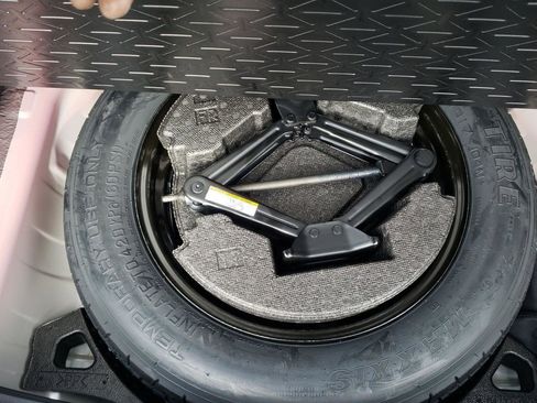 New 2025 Toyota RAV4 LE image 7