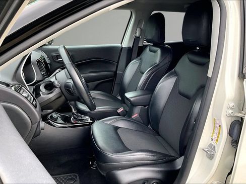Used 2018 Jeep Compass Latitude w/ Popular Equipment Group AWD/4WD image 21