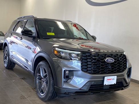 New 2026 Ford Explorer ST-Line w/ ST-Line Street Pack AWD/4WD image 9