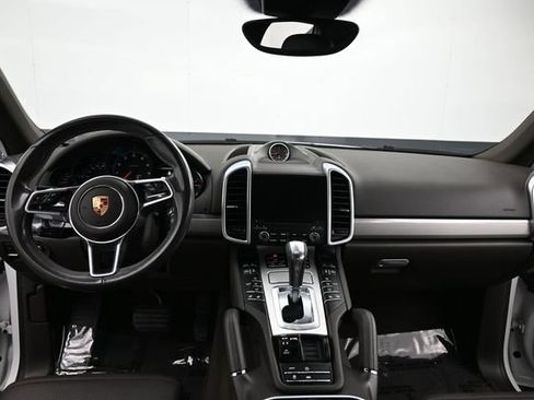Used 2017 Porsche Cayenne Platinum Edition AWD/4WD image 15