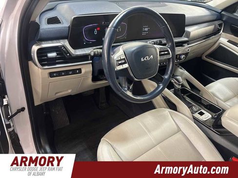 Used 2023 Kia Telluride EX w/ EX Captain's Chair Package image 9