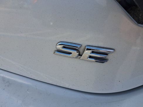 Used 2017 Toyota Camry SE FWD image 9