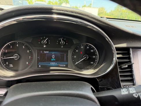 Used 2020 Buick Encore Preferred FWD image 10