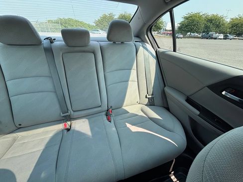 Used 2016 Honda Accord EX image 29