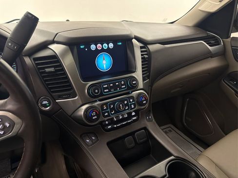Used 2019 Chevrolet Tahoe LT w/ Luxury Package RWD image 38