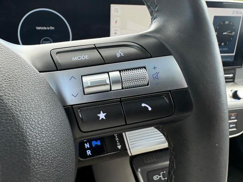 Used 2025 Hyundai Kona Limited AWD/4WD image 12