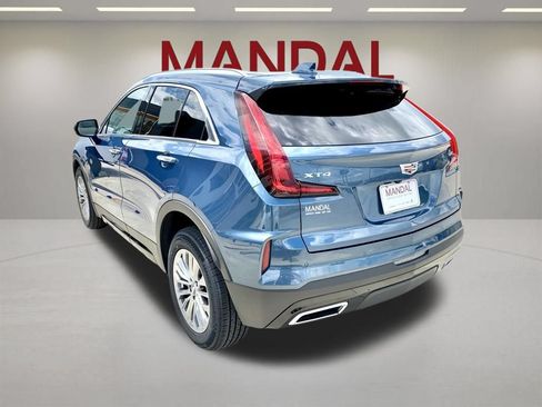 Used 2025 Cadillac XT4 Premium Luxury FWD image 8