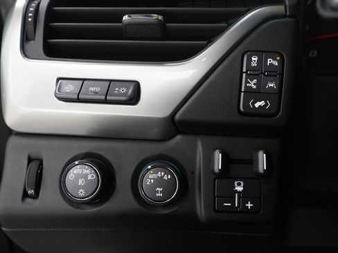 Used 2019 Chevrolet Tahoe Premier w/ Premier Plus Edition image 31