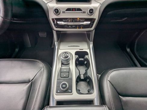 Used 2022 Ford Explorer XLT w/ Equipment Group 202A image 24