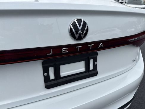 New 2026 Volkswagen Jetta SE FWD image 6