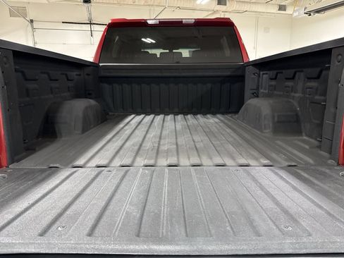 Used 2022 Chevrolet Silverado 1500 LT AWD/4WD image 23