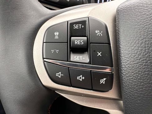 Used 2026 Ford Explorer Active w/ Active Comfort Package AWD/4WD image 19