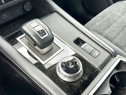 Used 2024 Mitsubishi Outlander SE image 24