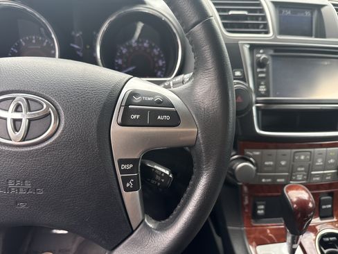 Used 2013 Toyota Highlander Limited AWD/4WD image 20