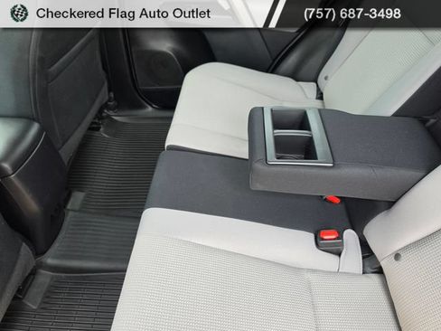 Used 2017 Toyota RAV4 XLE AWD/4WD image 37