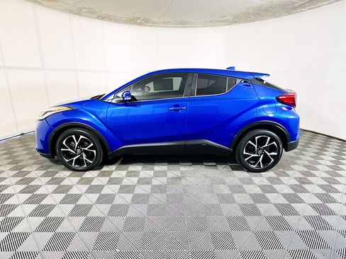 Used 2021 Toyota C-HR XLE FWD image 6