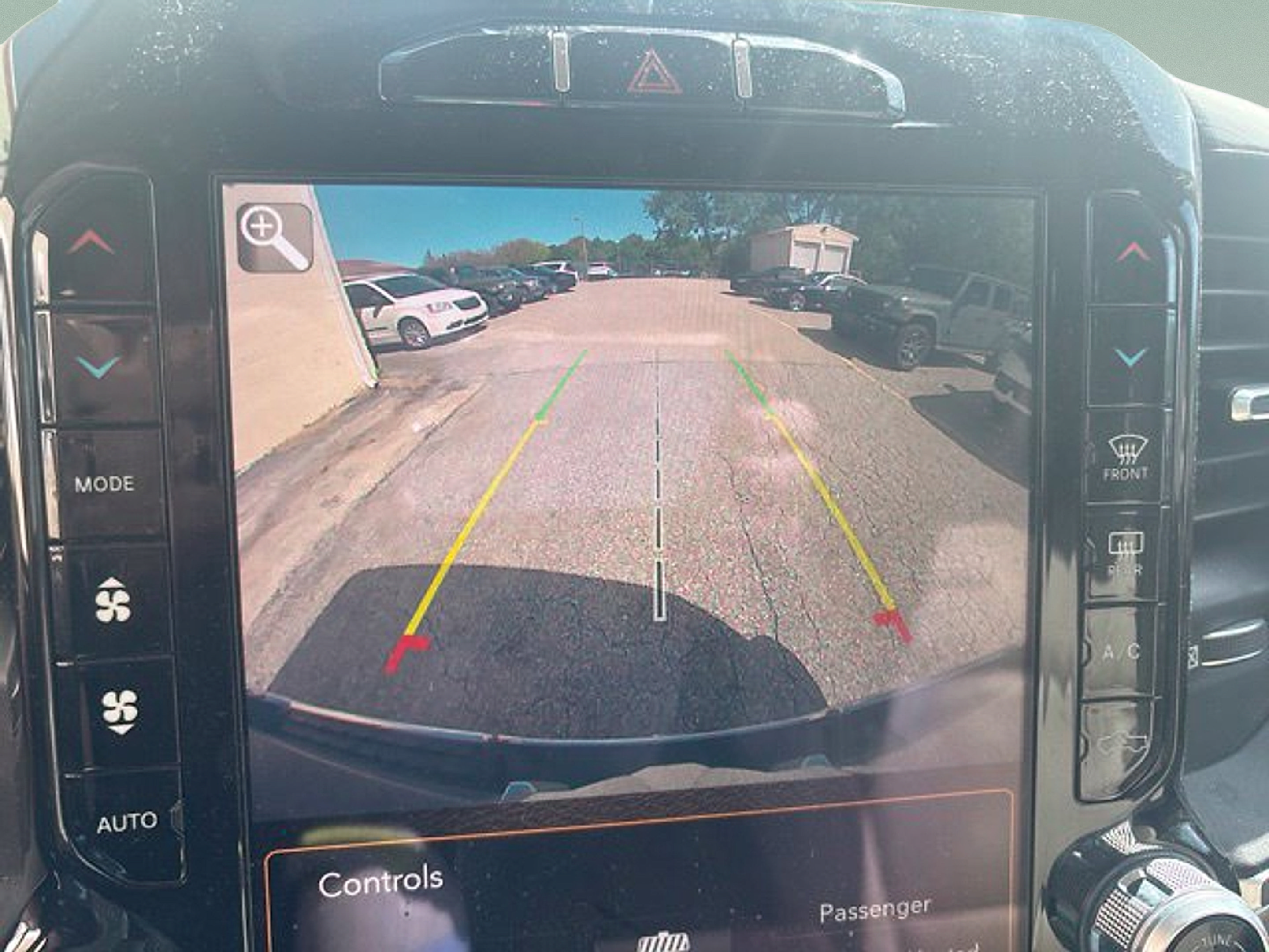Used 2019 RAM 1500 Laramie AWD/4WD image 19