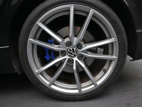 Used 2024 Volkswagen Golf R AWD/4WD image 9