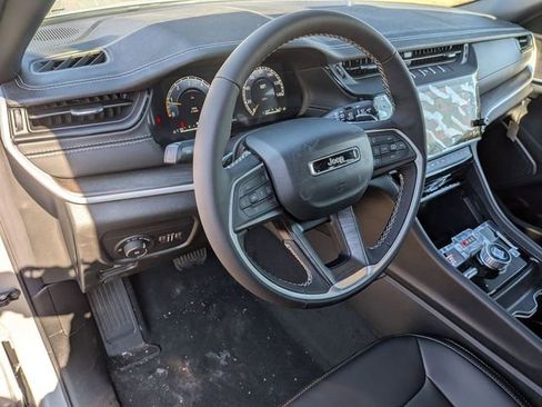 New 2026 Jeep Grand Cherokee Limited w/ Limited Altitude Package image 11