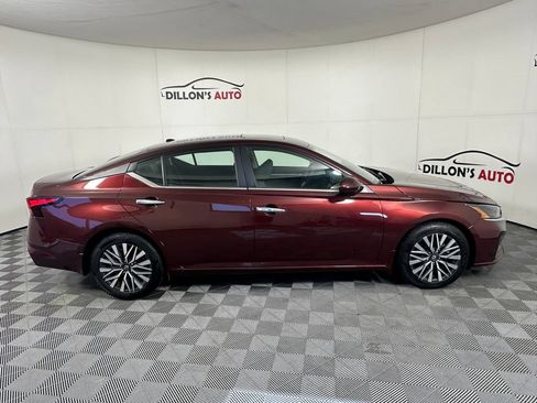 Used 2023 Nissan Altima 2.5 SV w/ SV Premium Package FWD image 8