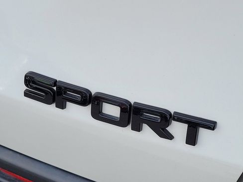 Used 2024 Honda HR-V Sport image 25