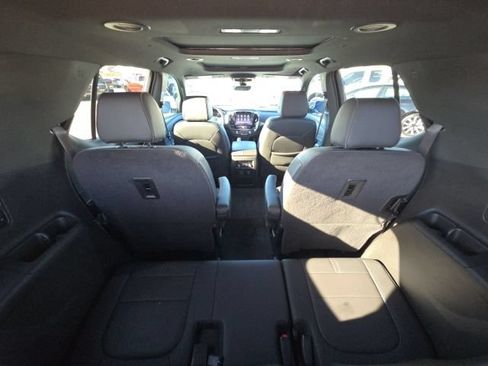 Used 2023 Chevrolet Traverse RS w/ LPO, Floor Liner Package AWD/4WD image 17