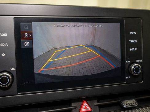 Used 2023 Kia Sportage LX image 12