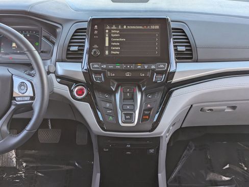 Certified 2024 Honda Odyssey Touring image 14