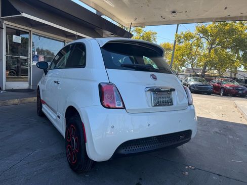 Used 2018 FIAT 500 e w/ Esport Package image 4