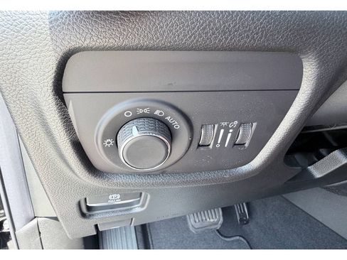 New 2026 Jeep Grand Cherokee L Laredo RWD image 11