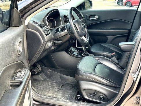 Used 2019 Jeep Compass Limited image 10