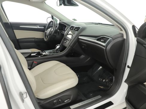 Used 2016 Ford Fusion Titanium image 7