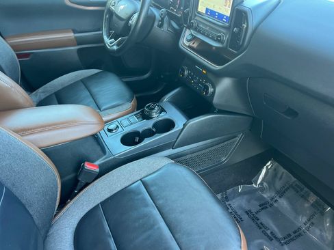 Used 2022 Ford Bronco Sport Outer Banks w/ Tech Package AWD/4WD image 16