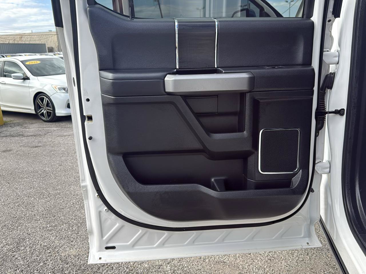 Used 2019 Ford F250 Platinum w/ Platinum Ultimate Package AWD/4WD image 18
