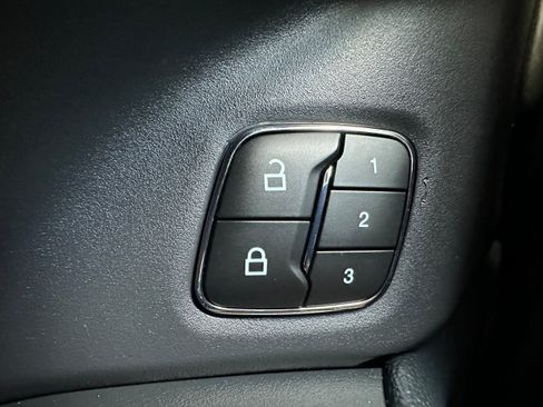 Used 2024 Ford Expedition XLT AWD/4WD image 29