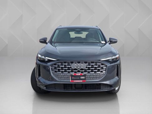 Certified 2025 Audi Q5 Premium Plus w/ Premium Plus image 2