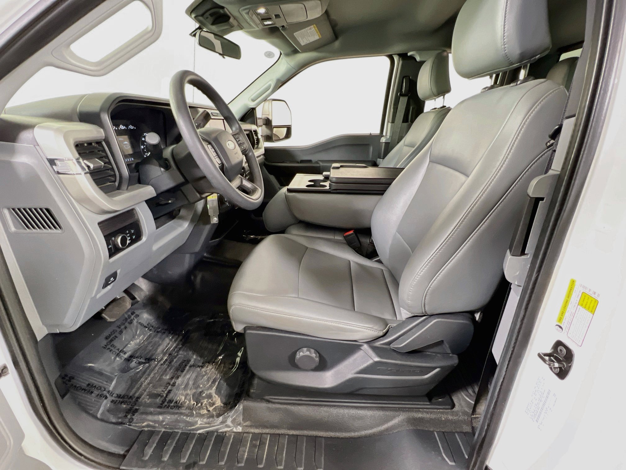Used 2025 Ford F250 XL w/ F-250 >10K GVWR Package AWD/4WD image 19