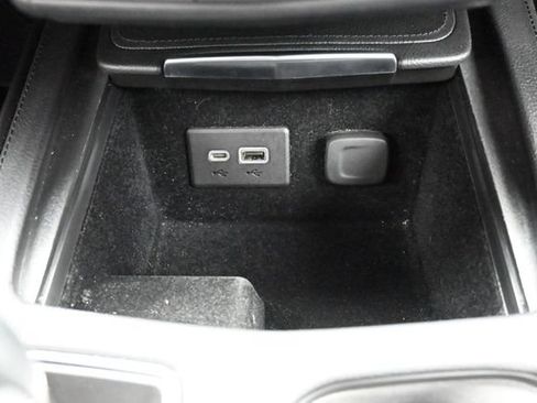 Used 2019 Cadillac XT4 Premium Luxury FWD image 40